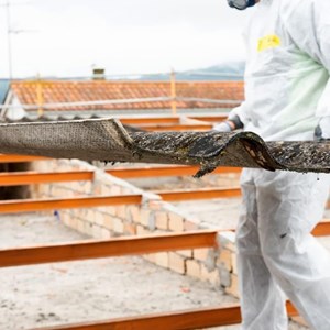 ¿Es obligatorio retirar el amianto de un tejado?