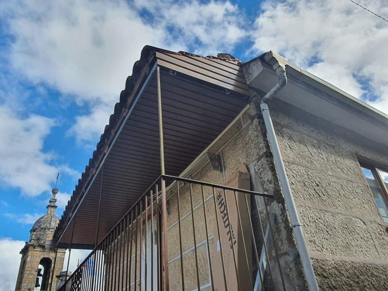 Falsos techos en Redondela