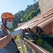 Importancia del mantenimiento de canalones en otoño
